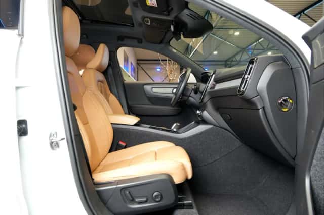 Volvo XC40 (2022) thumbnail 4