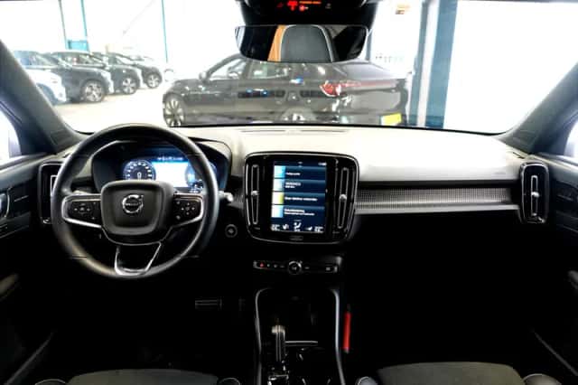 Volvo XC40 (2021) thumbnail 2