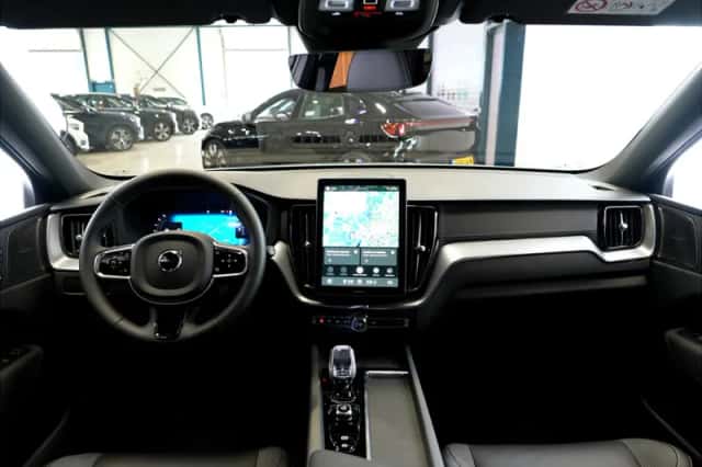 Volvo XC60 (2026) thumbnail 2