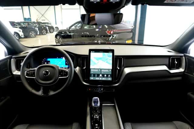 Volvo XC60 (2026) thumbnail 2