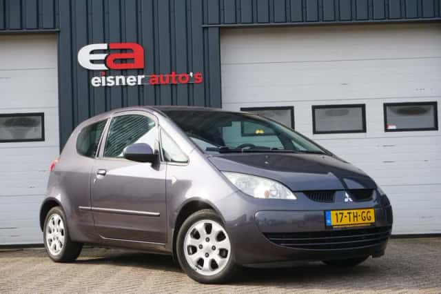 Mitsubishi Colt (2006) thumbnail 5