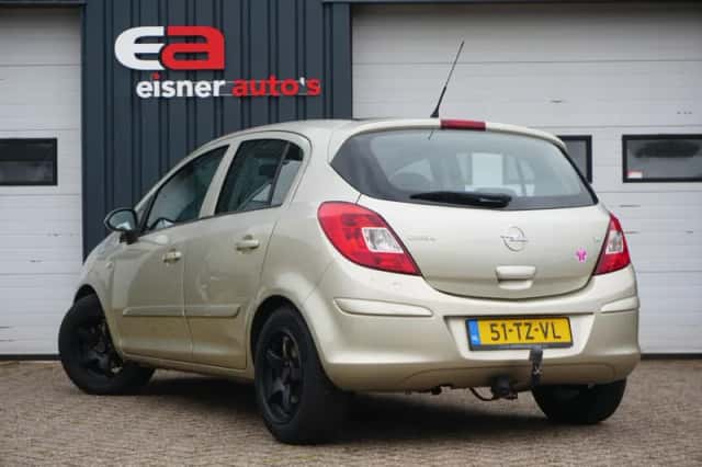 Opel Corsa (2007) thumbnail 4