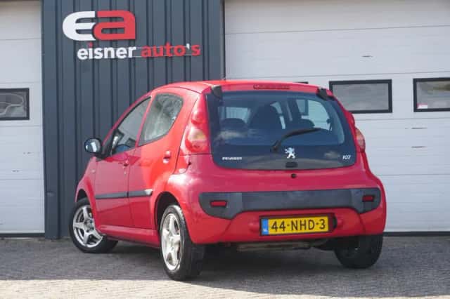 Peugeot 107 (2010) thumbnail 4