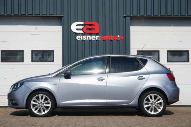 SEAT Ibiza (2017) thumbnail 3
