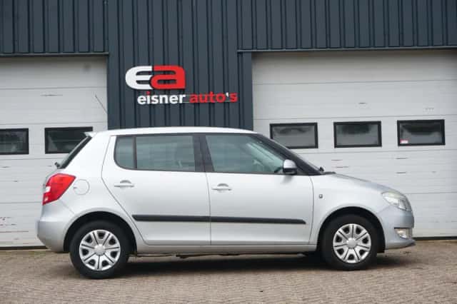 Škoda Fabia (2010) thumbnail 6