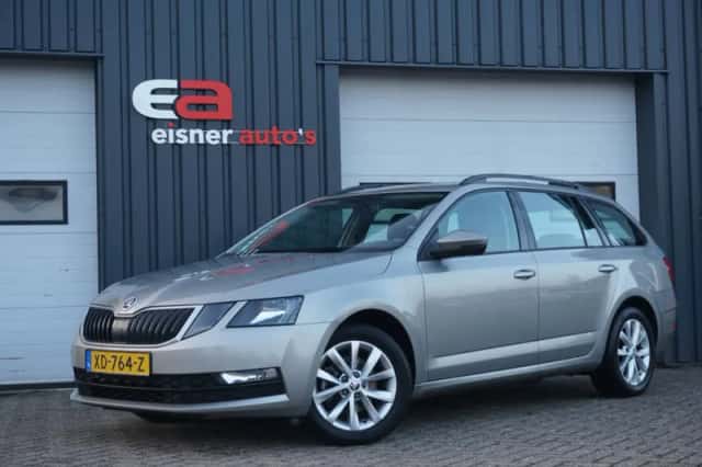Škoda Octavia (2019) thumbnail 4
