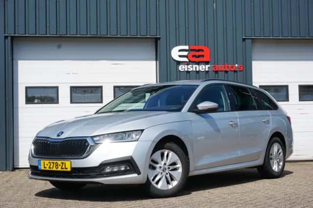 Škoda Octavia (2021) thumbnail 4