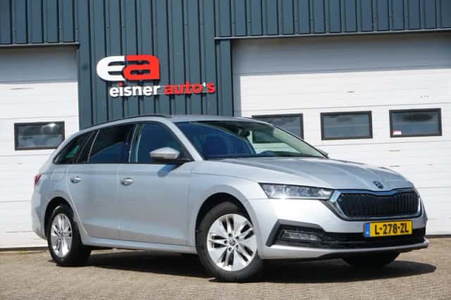 Škoda Octavia (2021) thumbnail 5