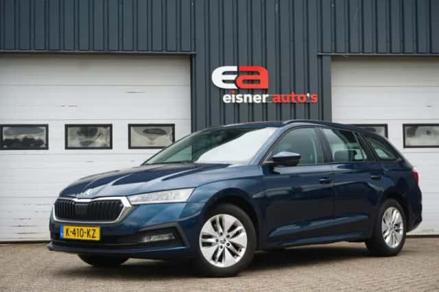 Škoda Octavia (2021) thumbnail 4