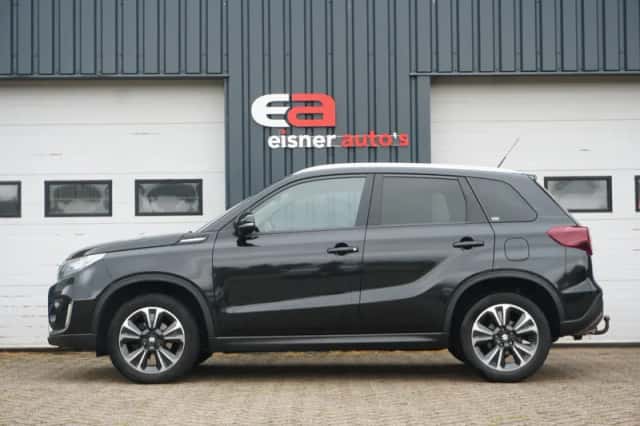 Suzuki Vitara (2022) thumbnail 3