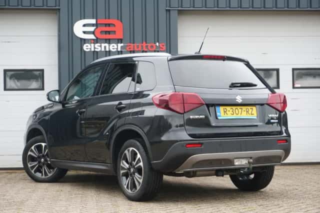 Suzuki Vitara (2022) thumbnail 5
