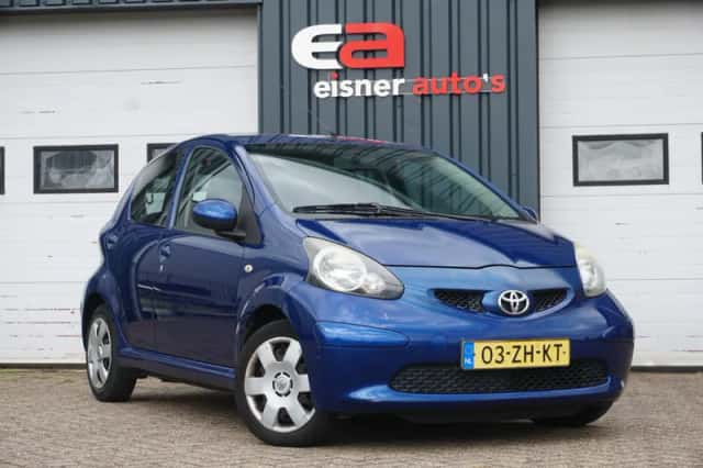 Toyota Aygo (2008) thumbnail 3