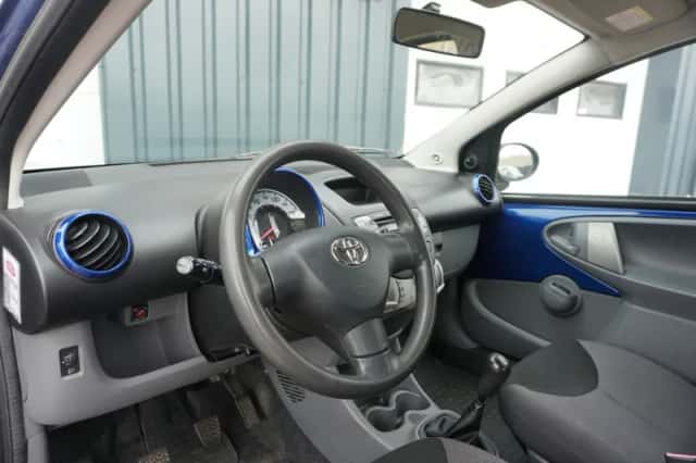 Toyota Aygo (2008) thumbnail 5