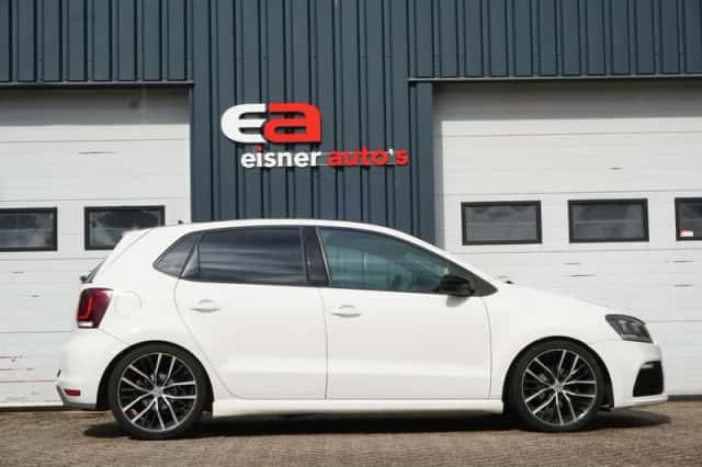 Volkswagen Polo (2010) thumbnail 3