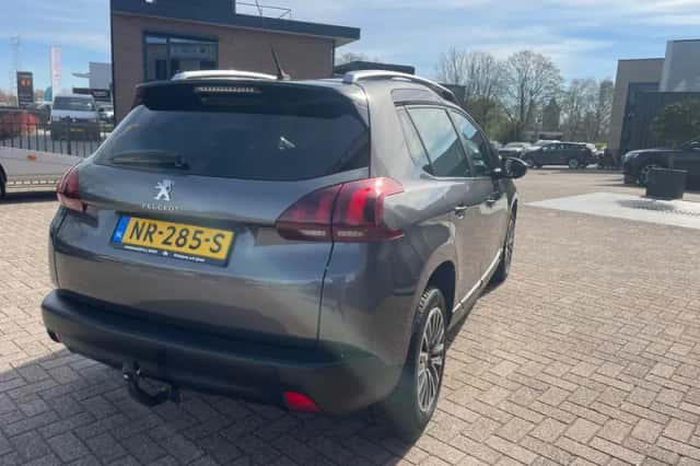 Peugeot 2008 (2017) thumbnail 3