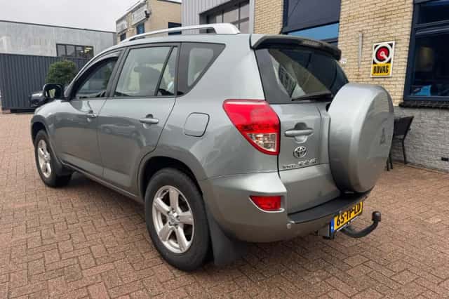 Toyota RAV4 (2007) thumbnail 2