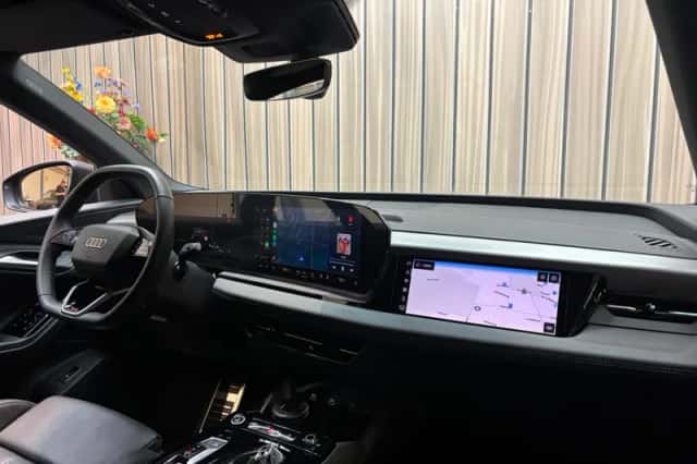 Audi Q6 e-tron (2025) thumbnail 3