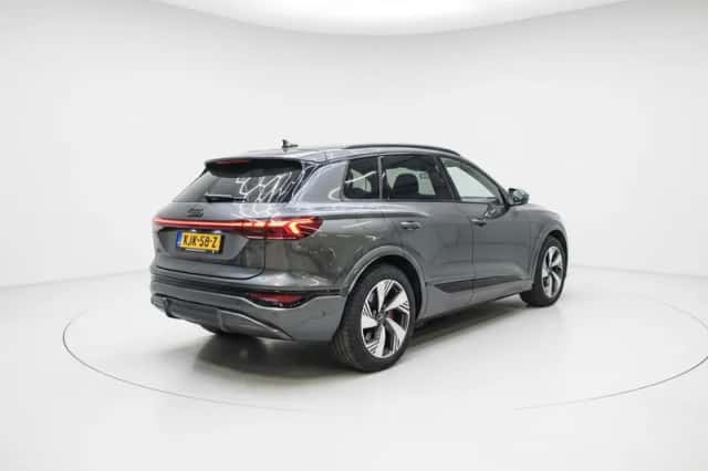 Audi Q6 e-tron (2025) thumbnail 6