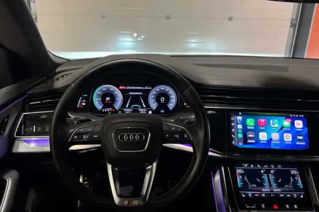 Audi Q8 (2022) thumbnail 2