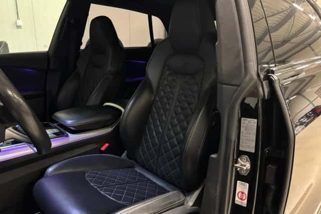 Audi Q8 (2022) thumbnail 3