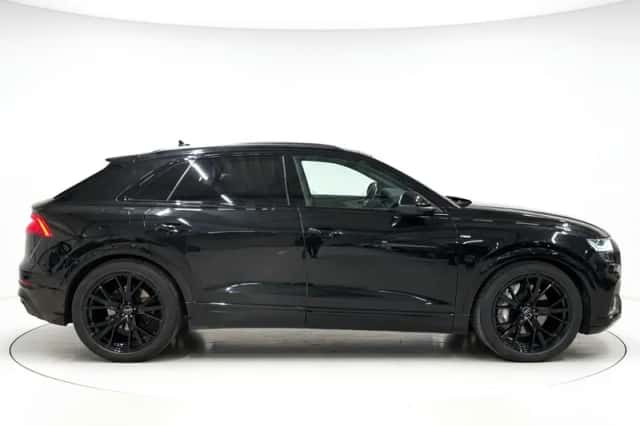 Audi Q8 (2022) thumbnail 4