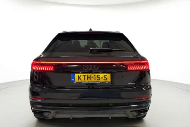 Audi Q8 (2022) thumbnail 6