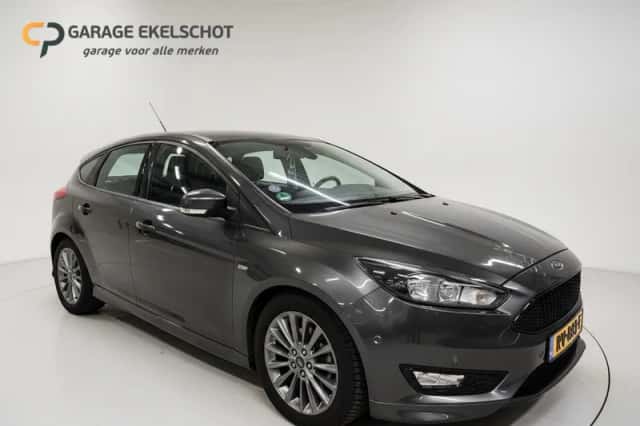 Ford Focus (2018) thumbnail 1