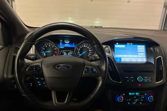 Ford Focus (2018) thumbnail 2