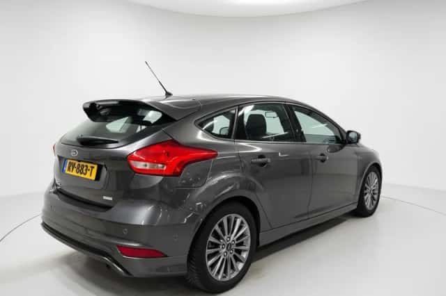Ford Focus (2018) thumbnail 5