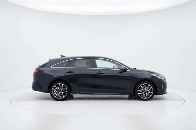 Kia Proceed (2021) thumbnail 4