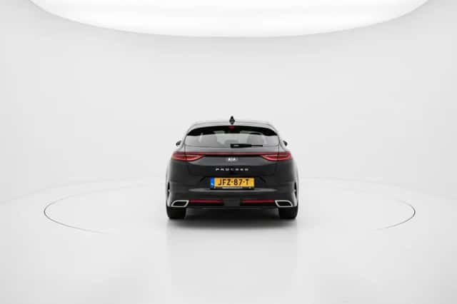 Kia Proceed (2021) thumbnail 6