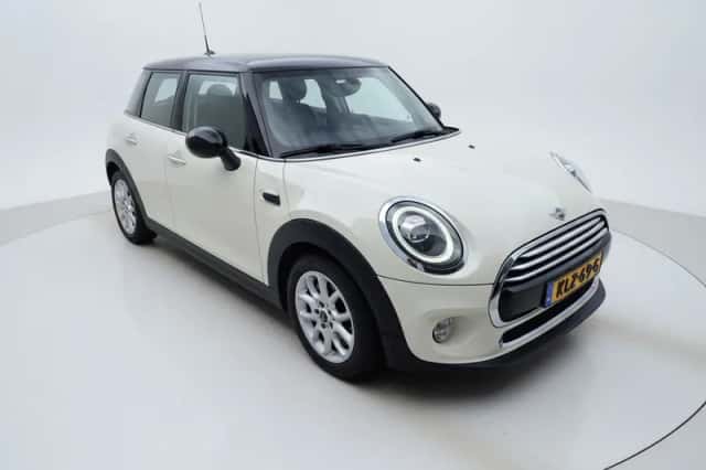 MINI Cooper (2019) thumbnail 1