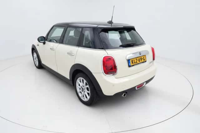 MINI Cooper (2019) thumbnail 6