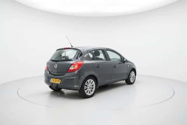 Opel Corsa (2013) thumbnail 4