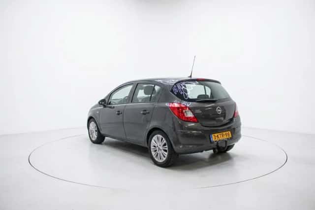 Opel Corsa (2013) thumbnail 6