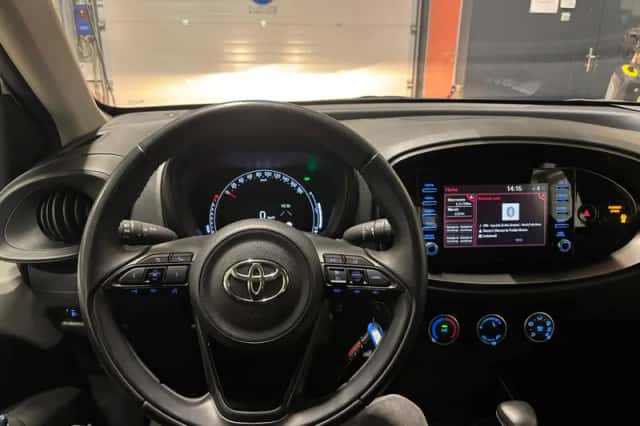 Toyota Aygo X (2022) thumbnail 2