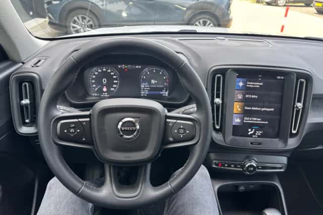 Volvo XC40 (2022) thumbnail 2