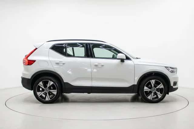 Volvo XC40 (2022) thumbnail 3