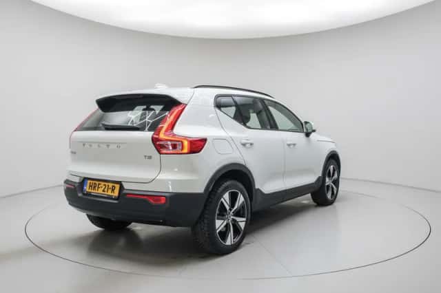 Volvo XC40 (2022) thumbnail 4