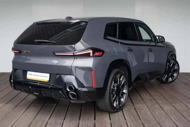 BMW XM (2024) thumbnail 2