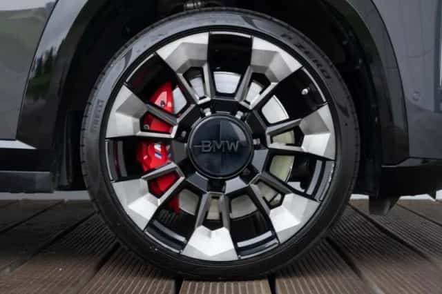 BMW XM (2024) thumbnail 6