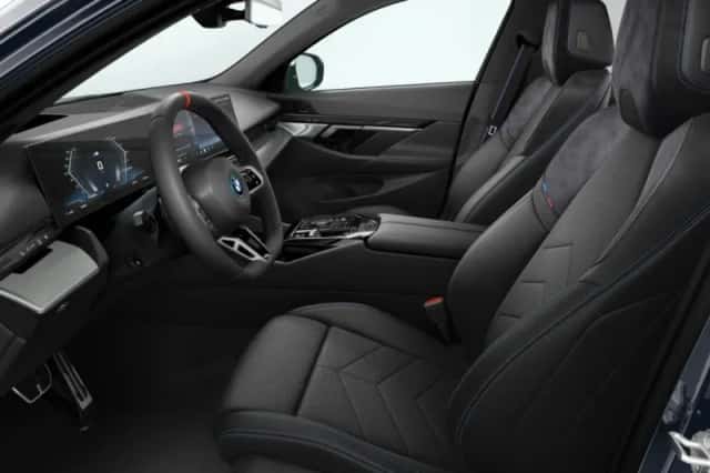 BMW i5 (2026) thumbnail 4