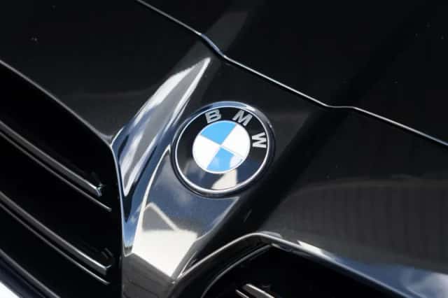 BMW M4 (2022) thumbnail 18