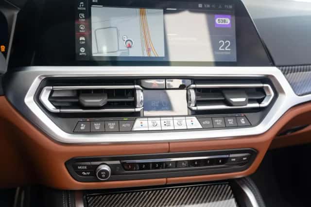 BMW M4 (2022) thumbnail 30
