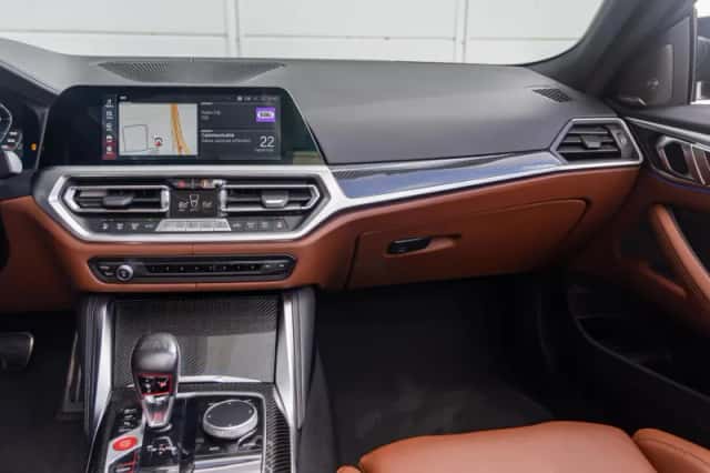 BMW M4 (2022) thumbnail 10