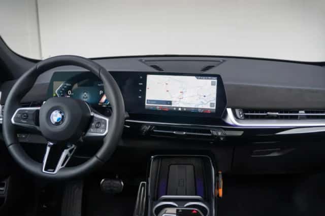 BMW X1 (2025) thumbnail 9