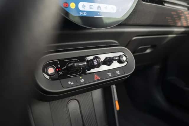 MINI Cooper (2026) thumbnail 38