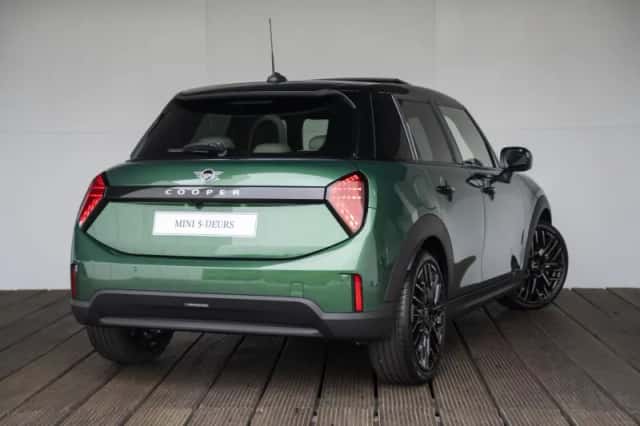 MINI Cooper (2026) thumbnail 2