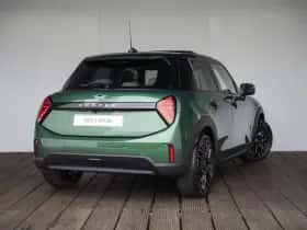 MINI Cooper (2026) thumbnail 2