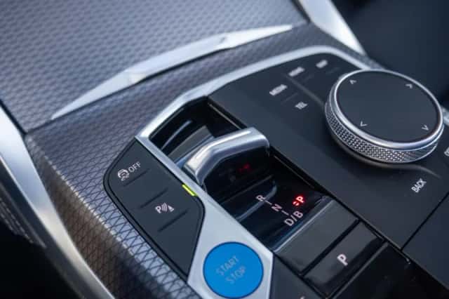 BMW i4 (2026) thumbnail 12